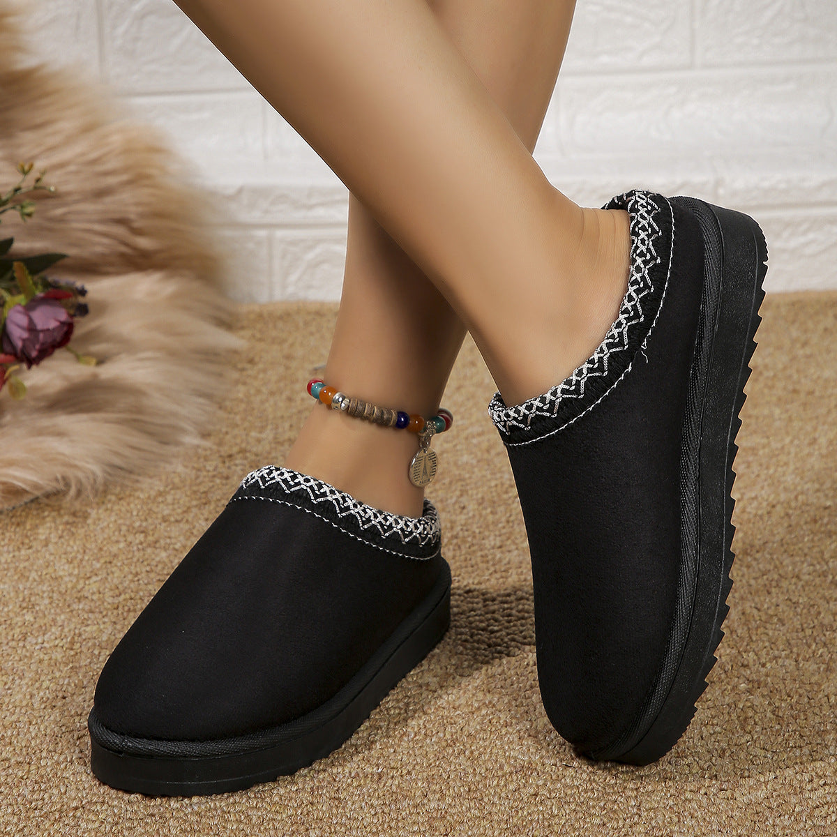 Cozy Cloud Plush Slippers in Black
